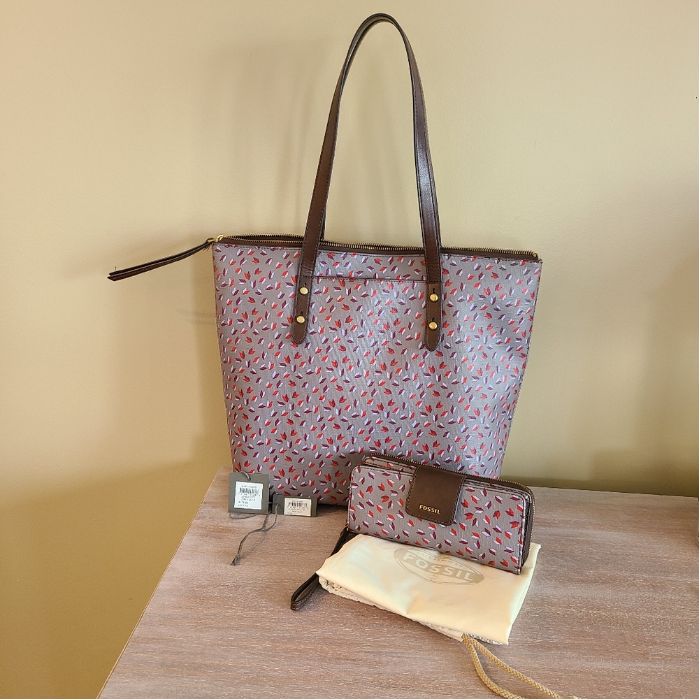 Fossil purse and wallet